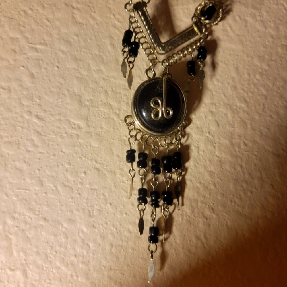 NEW WITH BOX Handmade necklace from Argentina 10 inch drop, with gift box